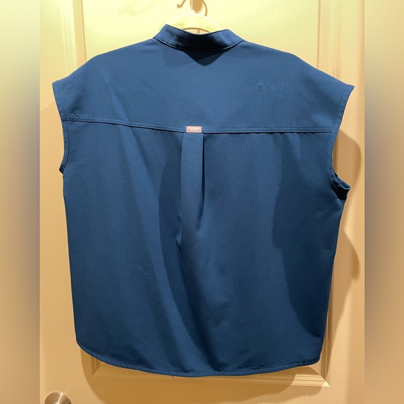 FIGS Raphaela Deep Reef Scrub Top - Picture 2 of 3